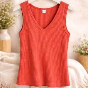 🧡 Old Navy Coral Ribbed V-Neck Tank – Women’s Small 🧡